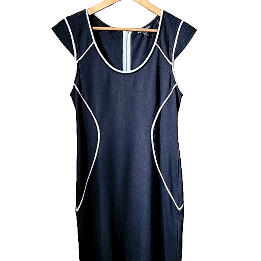 Express Black & White Capped Sleeve Stretch Hour Glass Dress ♥️